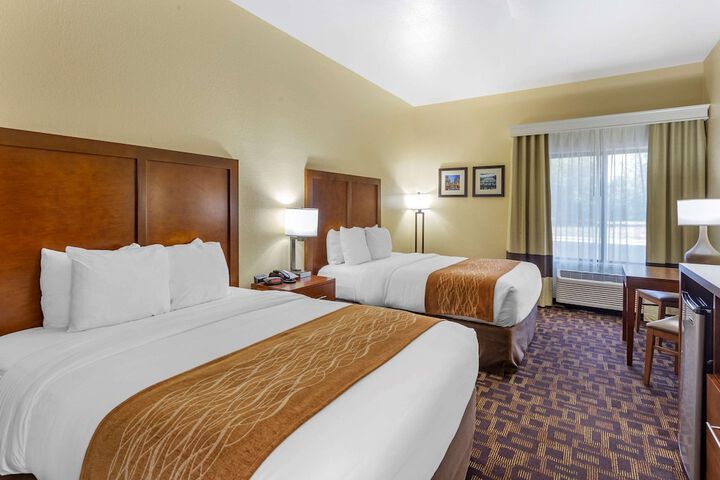 2 Queen Beds (9 of 9)