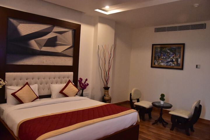 Room 3 of 23