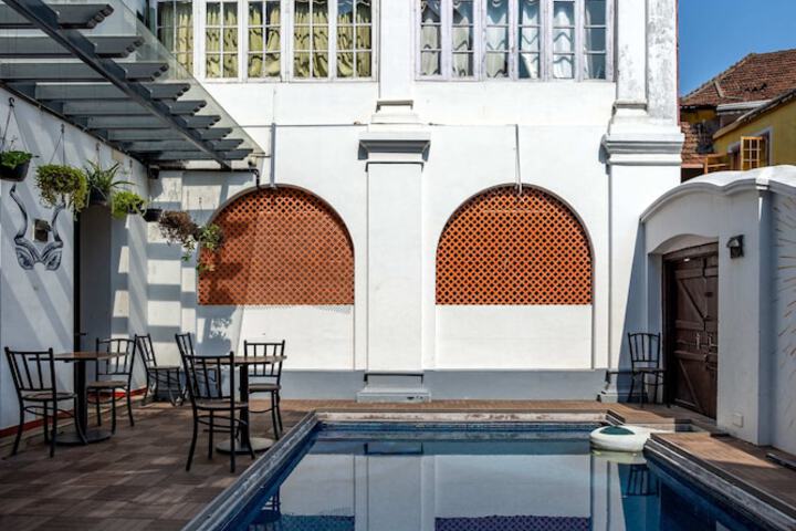 Pool 31 of 41