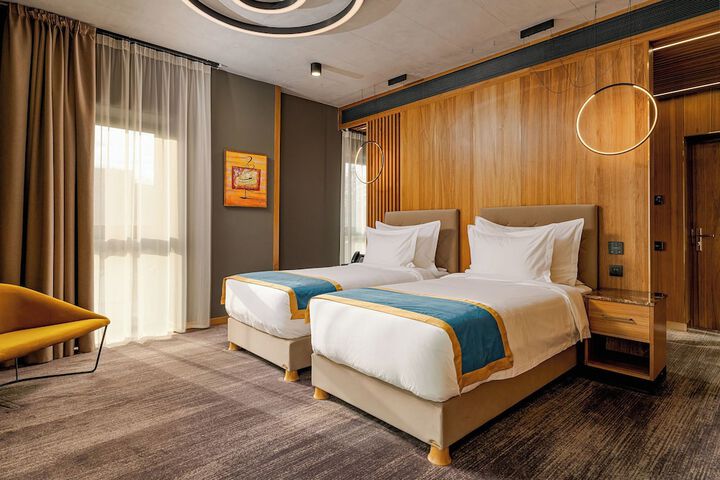 Room 6 of 22