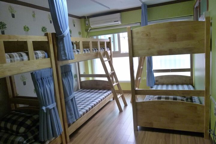 Room 6 of 43