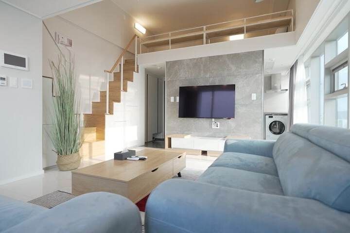 Room 11 of 37