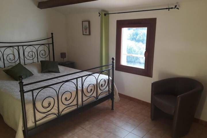 Room 4 of 111