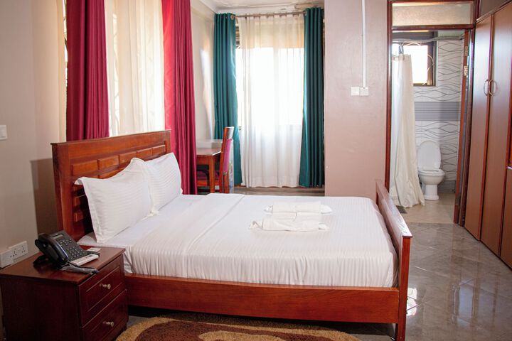 Room 4 of 14
