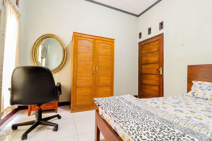 Room 9 of 33