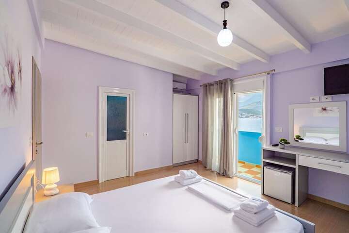 Room 7 of 30