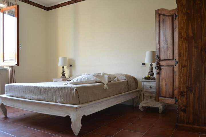 Room 2 of 61