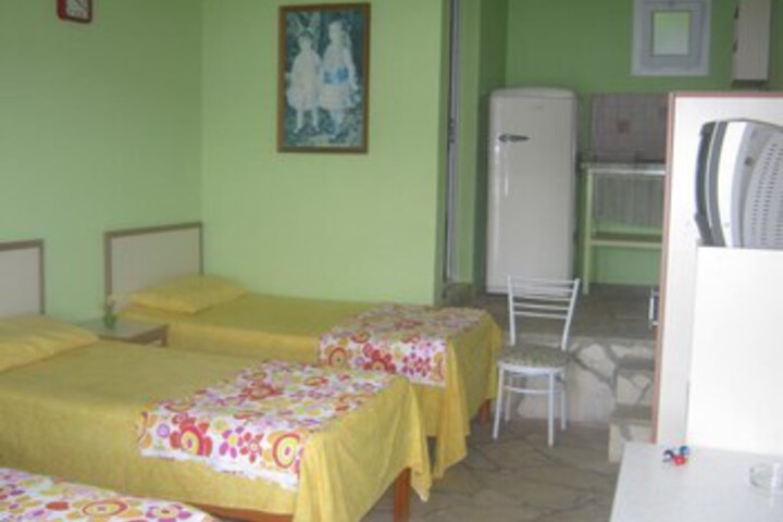 Room 17 of 25