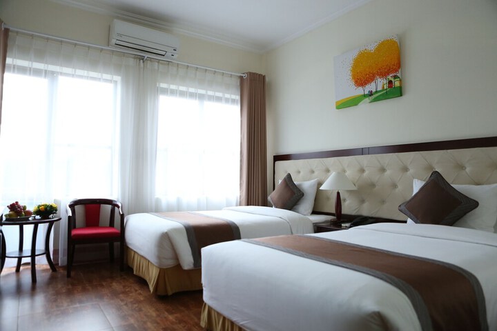 Room 14 of 99