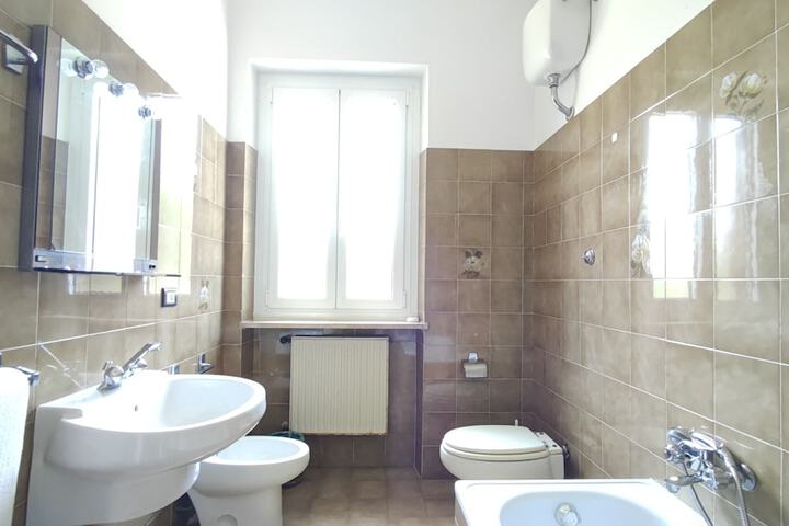 Room 9 of 24