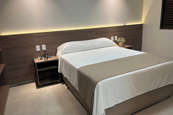 Room 8 of 27