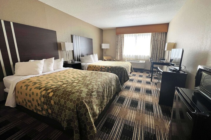 2 Double Beds (8 of 8)
