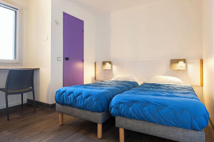 Room 9 of 11