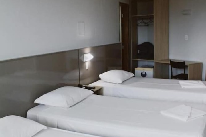 Room 12 of 19