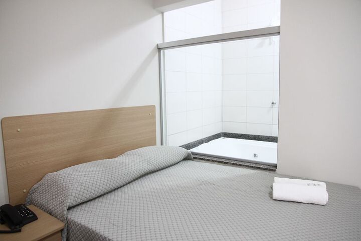 Room 6 of 38