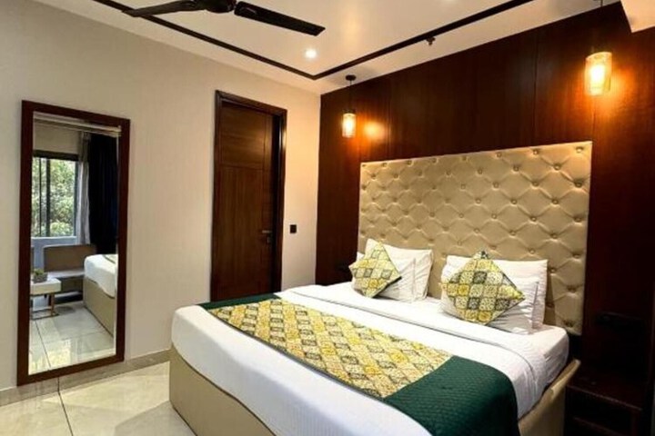 Room 18 of 26