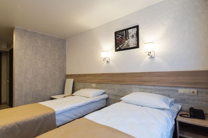 Room 12 of 28