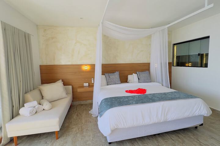 Room 12 of 118