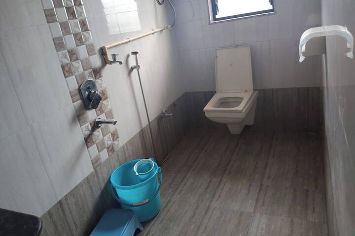 Room 13 of 23