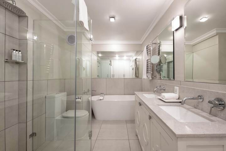Bathroom Interior Photo
