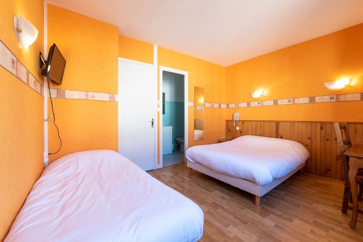 Room 4 of 31