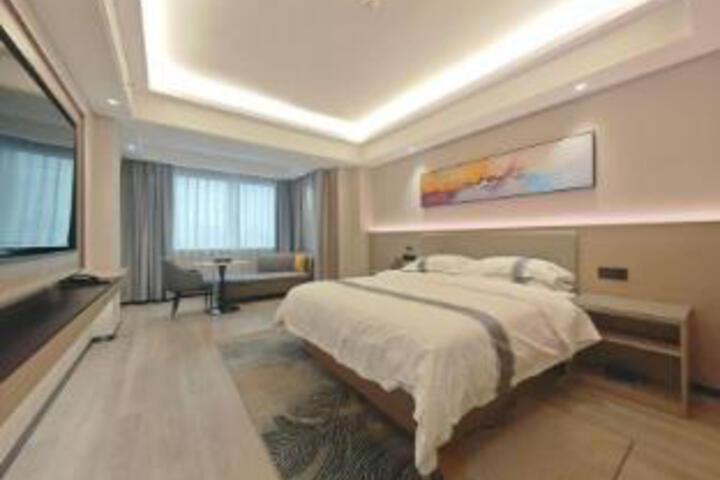 Room 6 of 7