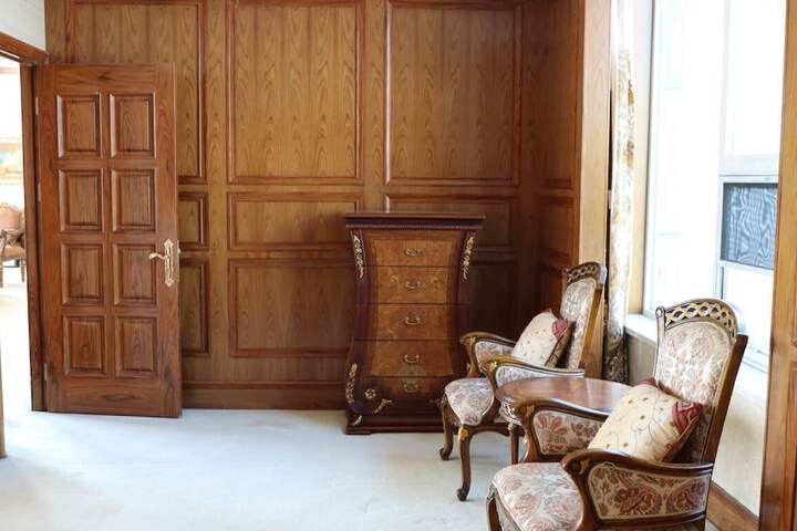 Room 44 of 85