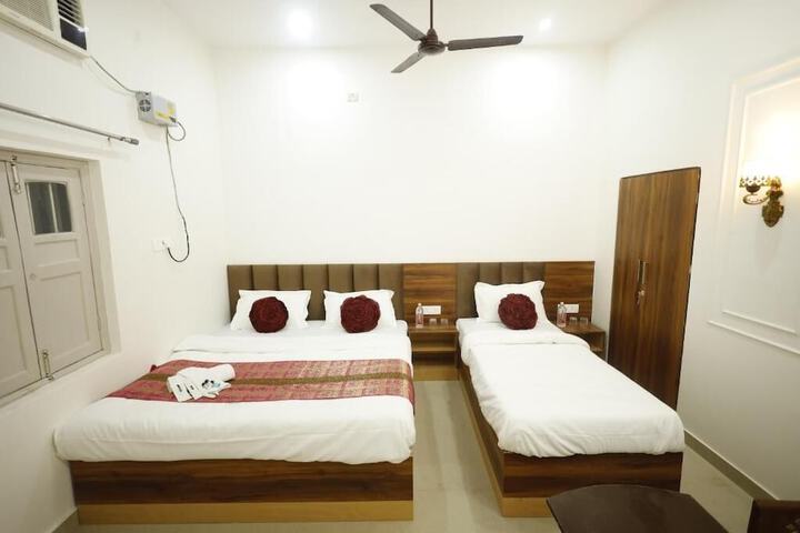 Room 9 of 22