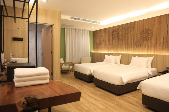 Room 13 of 110