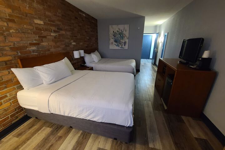 2 Queen Beds Deluxe Room (8 of 18)