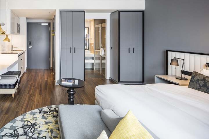 Room 17 of 46