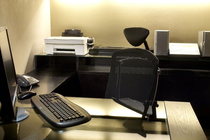 Business Center 27 of 28