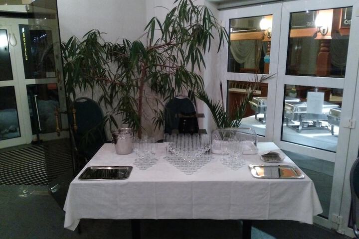 Dining 36 of 57
