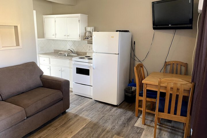 Room 9 of 176