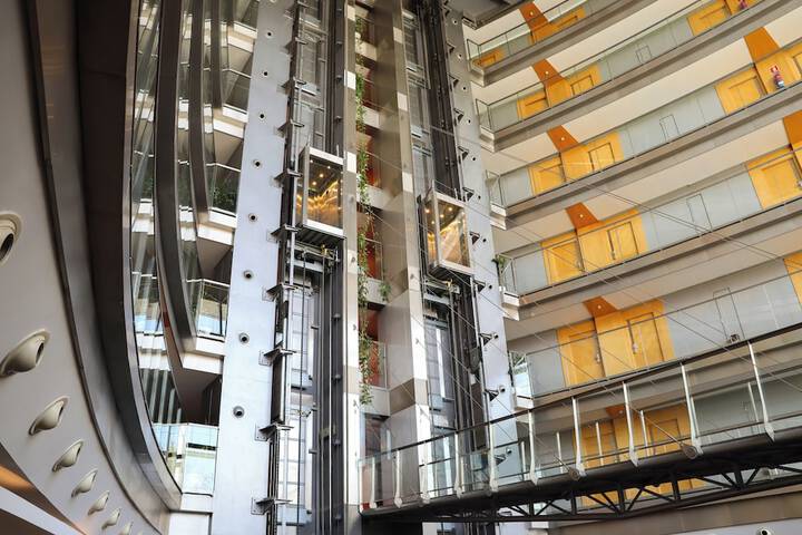 Guest Lobby