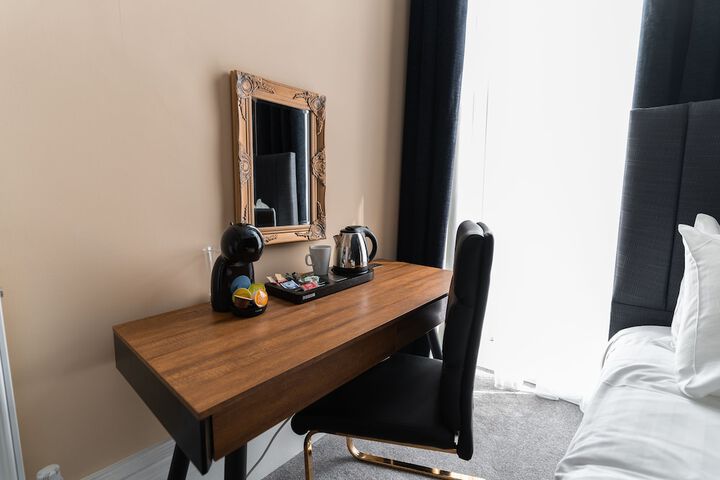 Room 16 of 87