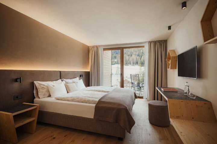 Room 17 of 36