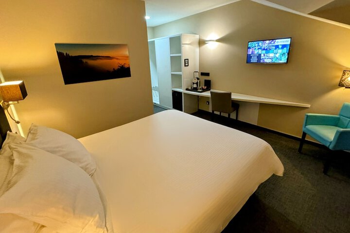 Room 7 of 57