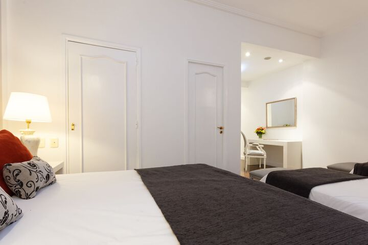 Room 13 of 38