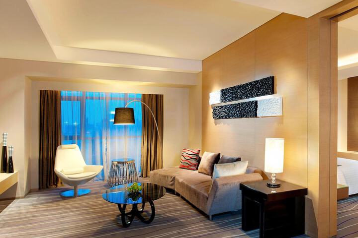 Room 34 of 84