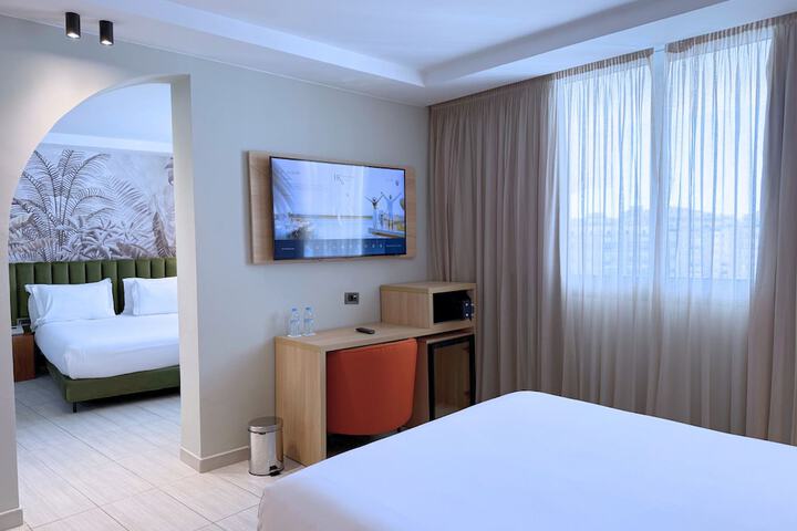 Room 19 of 87