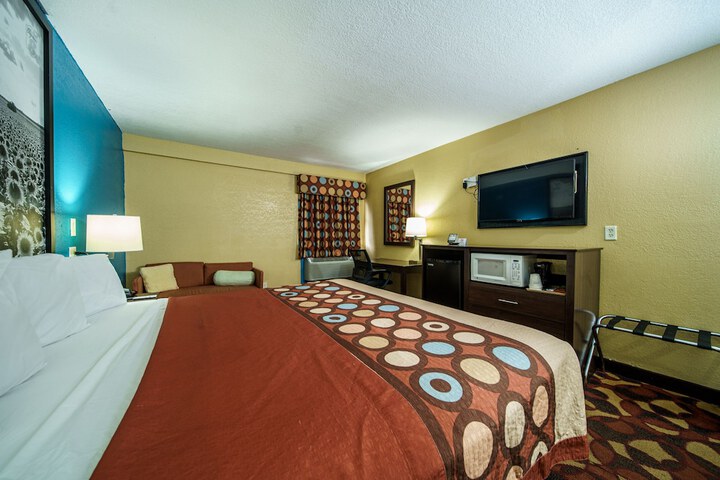 1 King Bed (23 of 45)