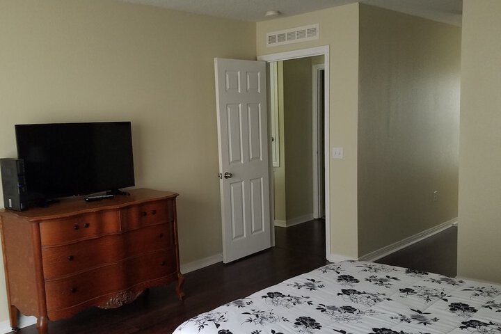 Room 9 of 29