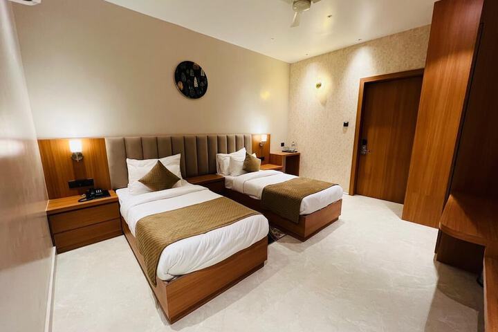 Room 8 of 20