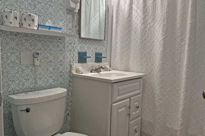 Room 164 of 212