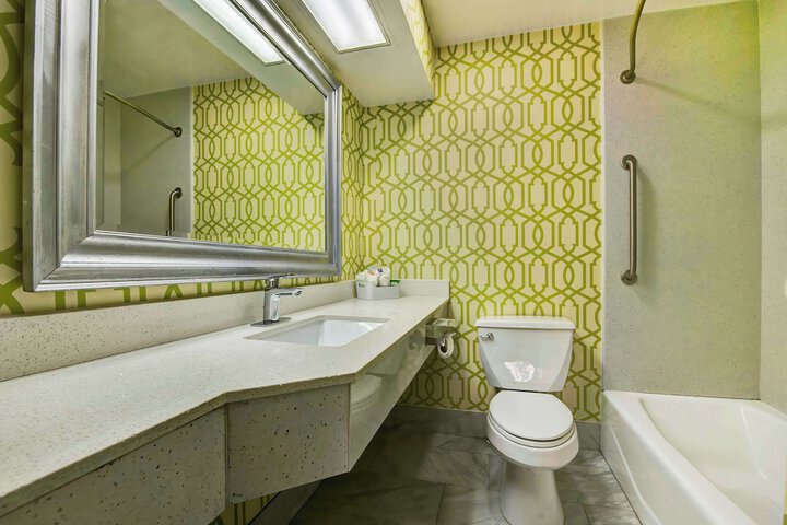 Room 18 of 26