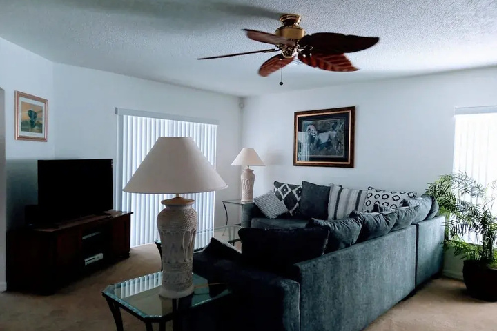 Room 4 of 15