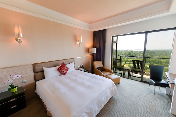 Room 4 of 37