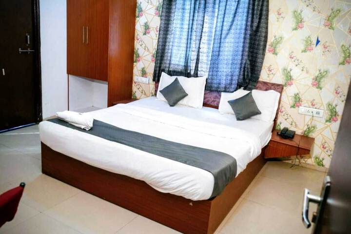 Room 15 of 20