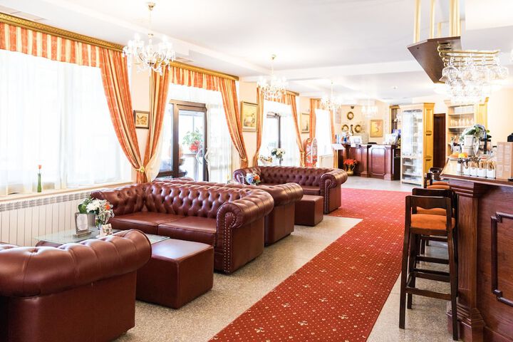Hotel Lobby